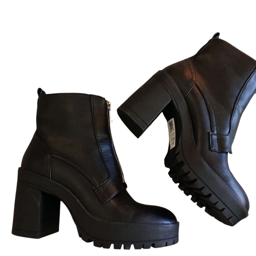 ASOS Missguided Black Platform Moto Punk Ankle Boots With Zip Front- 6 US/4 UK